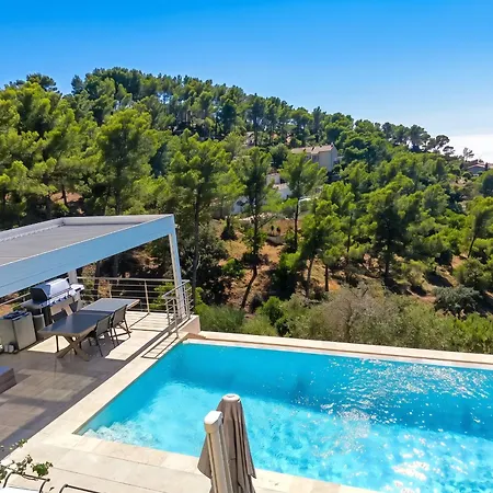 Rez-de-villa De 150 M2 Privé Dans Un Domaine Clos Privé De 3500 M2.