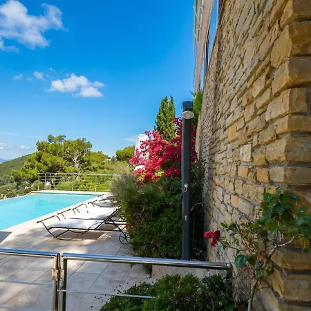 Rez-de-villa De 150 M2 Privé Dans Un Domaine Clos Privé De 3500 M2.