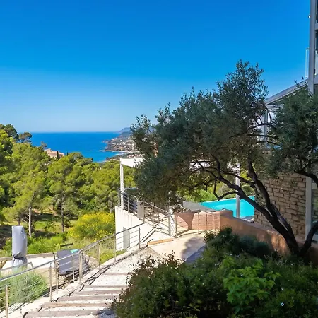 Rez-de-villa De 150 M2 Prive Dans Un Domaine Clos Prive De 3500 M2.