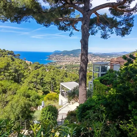 Rez-de-villa De 150 M2 Prive Dans Un Domaine Clos Prive De 3500 M2. Appartement *