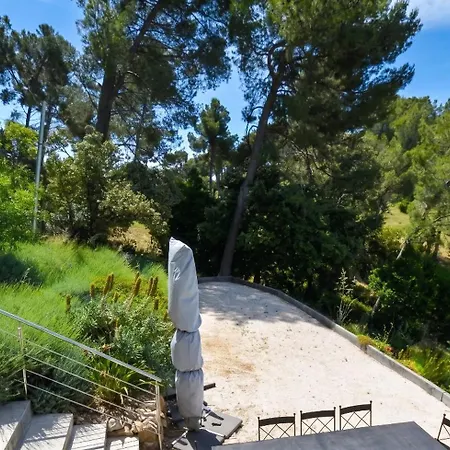 Rez-de-villa De 150 M2 Prive Dans Un Domaine Clos Prive De 3500 M2. Apartment Carqueiranne