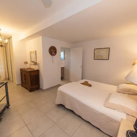 Rez-de-villa De 150 M2 Prive Dans Un Domaine Clos Prive De 3500 M2. *