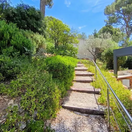 Rez-de-villa De 150 M2 Prive Dans Un Domaine Clos Prive De 3500 M2.
