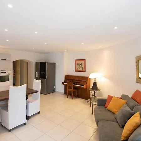 Rez-de-villa De 150 M2 Prive Dans Un Domaine Clos Prive De 3500 M2.