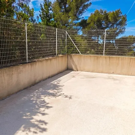 Rez-de-villa De 150 M2 Privé Dans Un Domaine Clos Privé De 3500 M2. Appartamento Carqueiranne